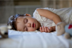 Důležitá role spánku u batolat